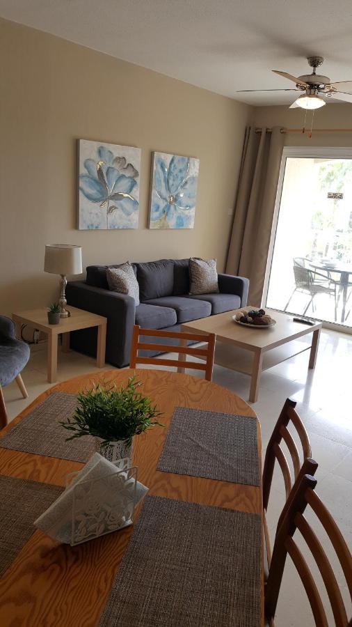 Regina Gardens 205 Block 7 Appartement Paphos Buitenkant foto
